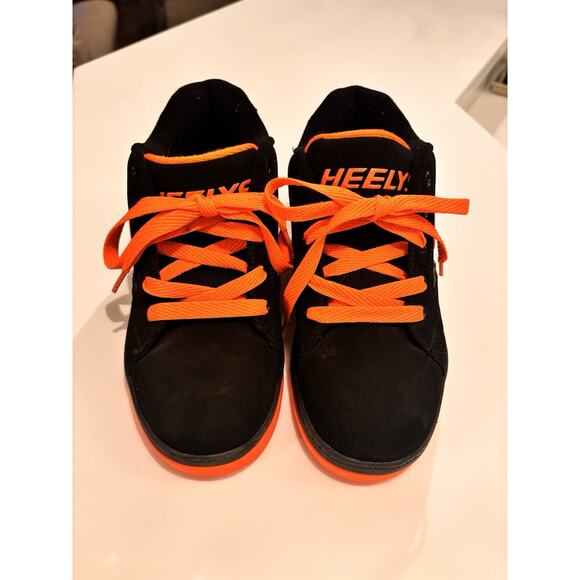 Heelys Skate Shoes Black & Neon Orange Size YTH 5 unisex With Wheels - Picture 2 of 9